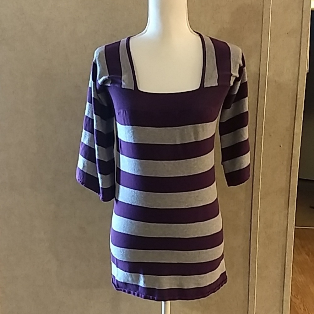Take out juniors  top small 3/4 sleeve